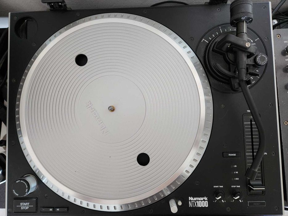 Gira-discos NUMARK NTX1000 Direct Drive Turntable