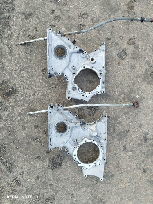 Передня кришка двигуна Мерседес  ом 601 ом 602 ом 603