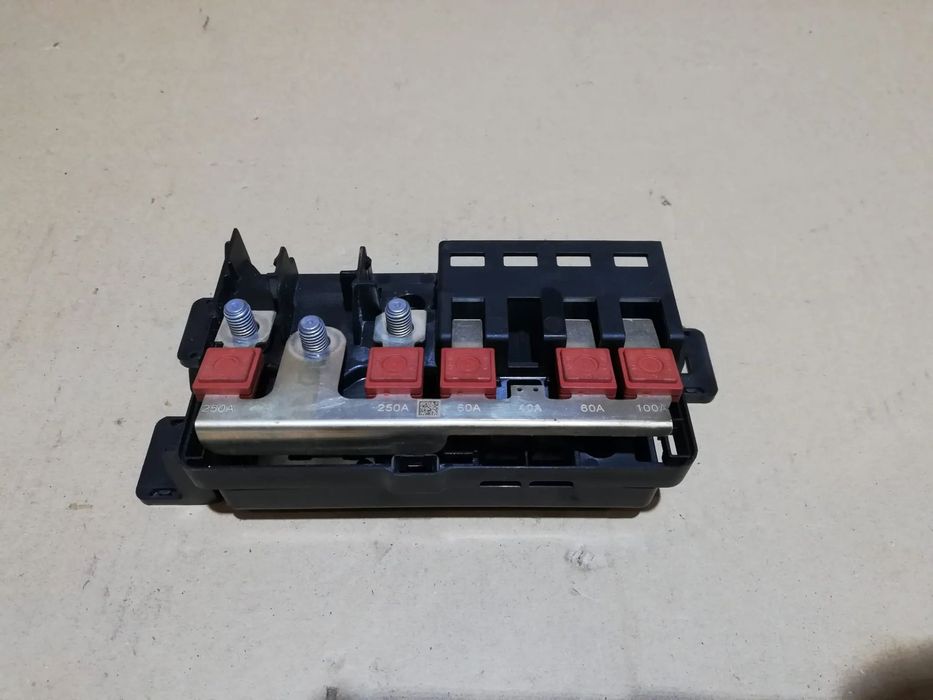 Bmw G20 330 hybrid hybryda bezpiecznik akumulatora P00200267 175479-11