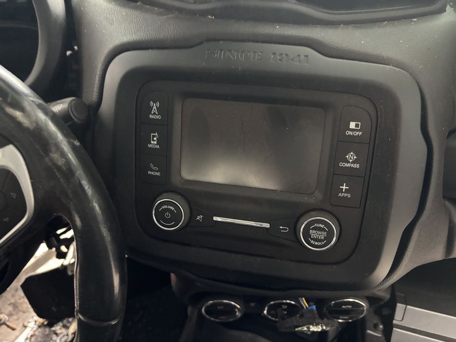jeep renegade  silnik 1.6b  drzwi zderzak lampa felga alufelga klapa