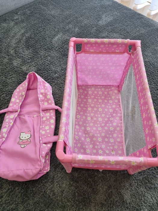 Conjunto  carrinho cama alcofa e saco hello kitty  como novo