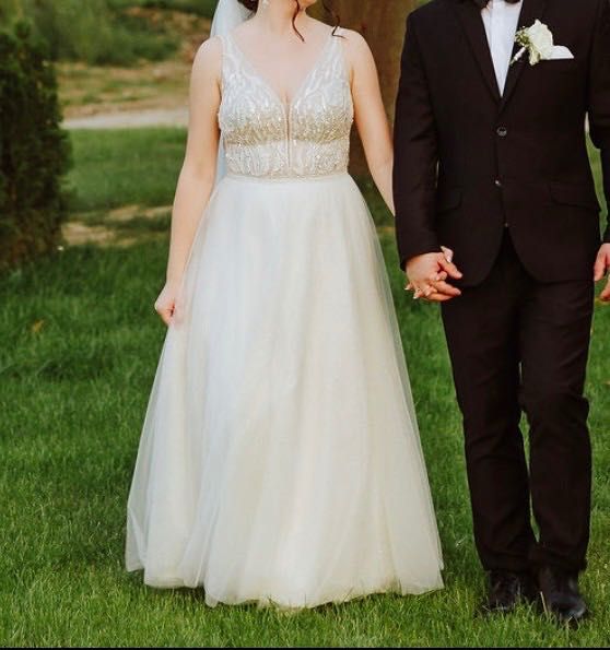 Brokatowa Suknia Ślubna