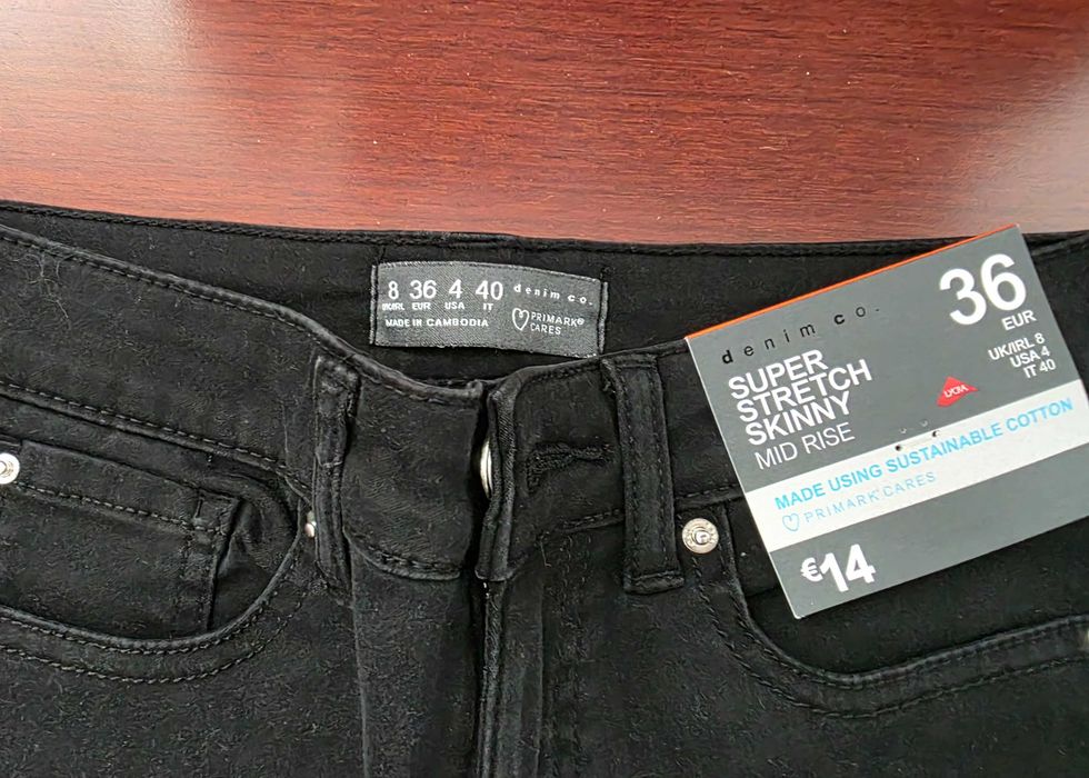 NOVAS com etiqueta | Calças de ganga pretas skinny, tamanho 36