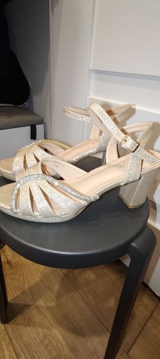 Złote buty taneczne weselne 40