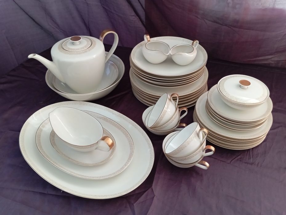 Столово- чайний сервіз на 6 персон . 39 предметів.
