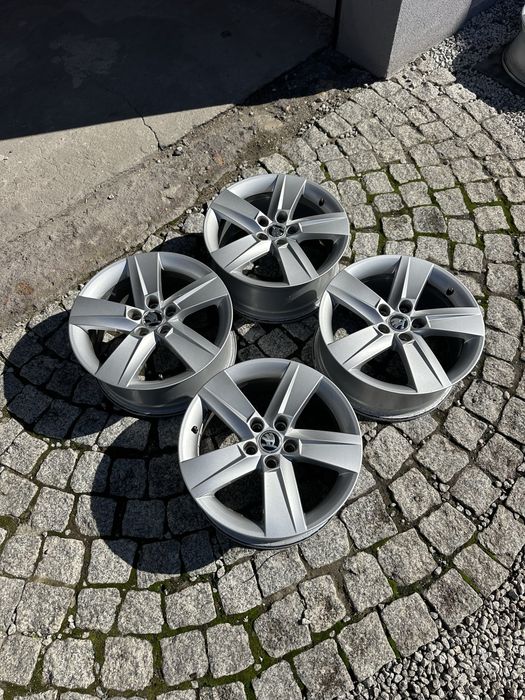 Felgi Aluminiowe 16 Skoda Fabia Rapid Scala Kamiq 5x100 ET46
