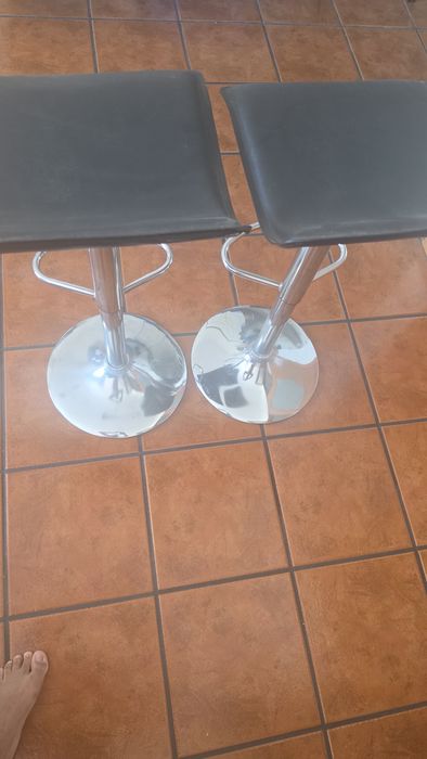 Dois bancos de  bar