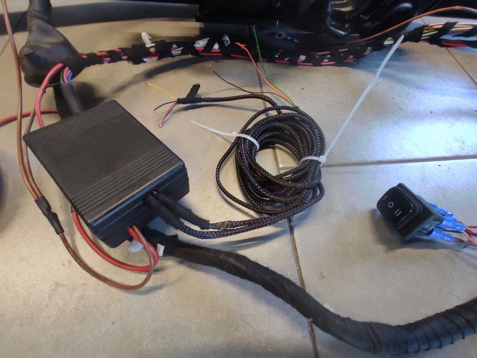 Oryginalny elektryczny Hak holowniczy VW Passat B8 kombi komplet modul