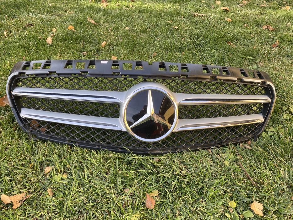 Решітка радіатора MERCEDES A180 W176 A1768880260 Оригінал a1648880411