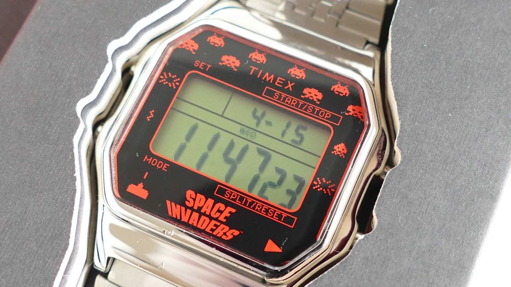 Zegarek TIMEX 80 x Space Invaders TW2V30000 srebrny