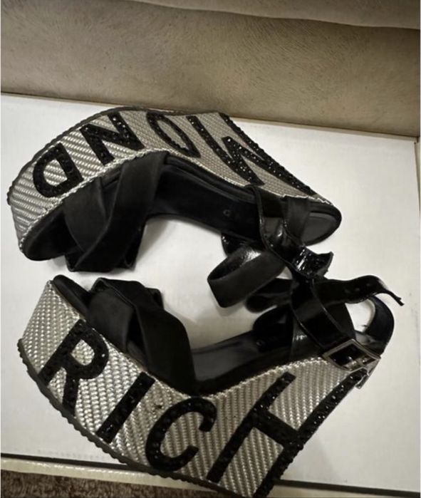 Gianmarco lorenzi , Philipp plein , Atos lombardini ,  Richmond , Philipp plein , Monnalisa , blumarine