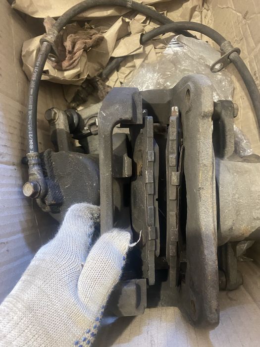 Передние тормозные суппорта camry 40