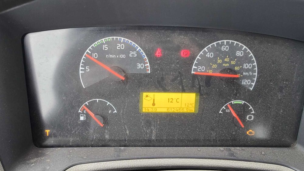 Camião 12T VOLVO FL240