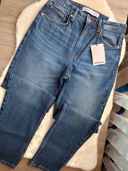 Джинси  жіночі BERSHKA,MOM slim,Нові! 40-й розмір L - ка.