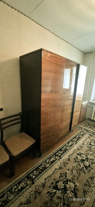 Кімната або койко - місце для працюючих жінок без хазяїв