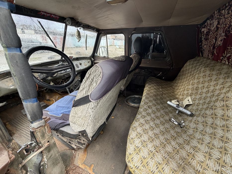 УАЗ_на_полном_ходу