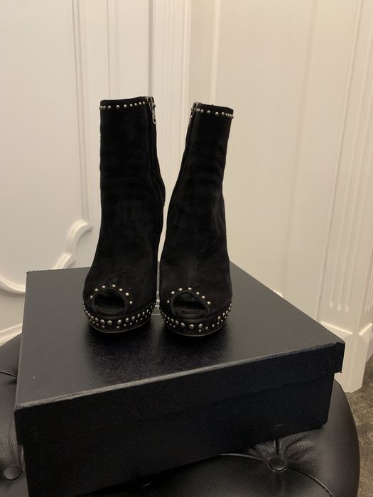 PRADA piękne botki z ćwiekami, skóra zamszowa