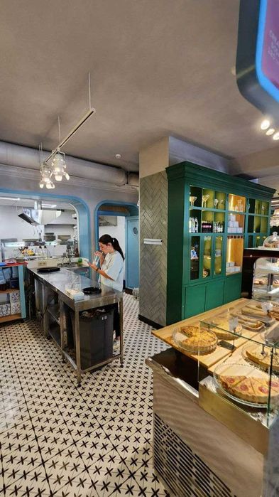 Сдам фасад 216 м2 Королева 18, БЕЗ коміссії під кафе,банк,клініку