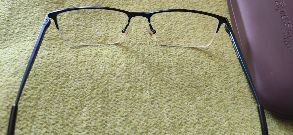 Okulary progresywne -0,5 D -0,75 D Prawe +0,5 D -0,5 D Lewe. Używane.