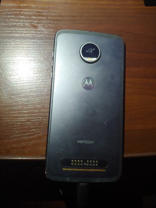 Moto Z2 під відновлення