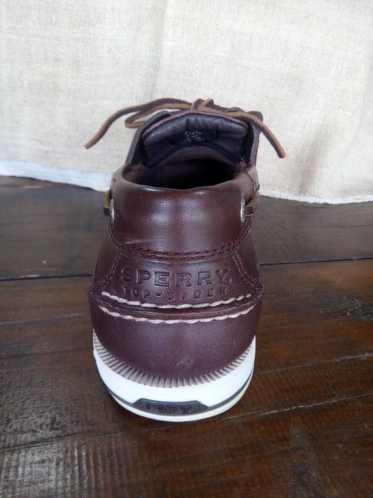 Мужской кожаный топсайдер Sperry