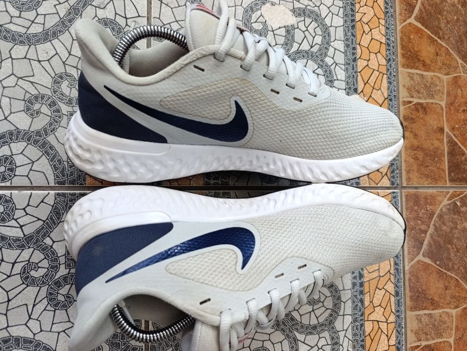 Nike 42-42.5см. чоловічі спортивні кросівки.