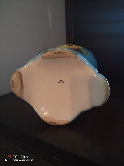 Jarra em louça portuguesa