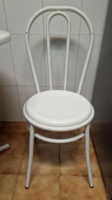 Conjunto de mesa com 6 cadeiras