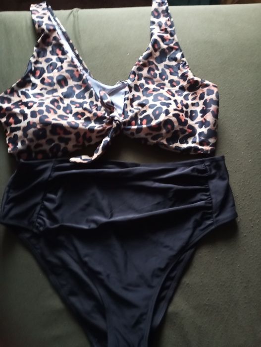 Strój kąpielowy dużym