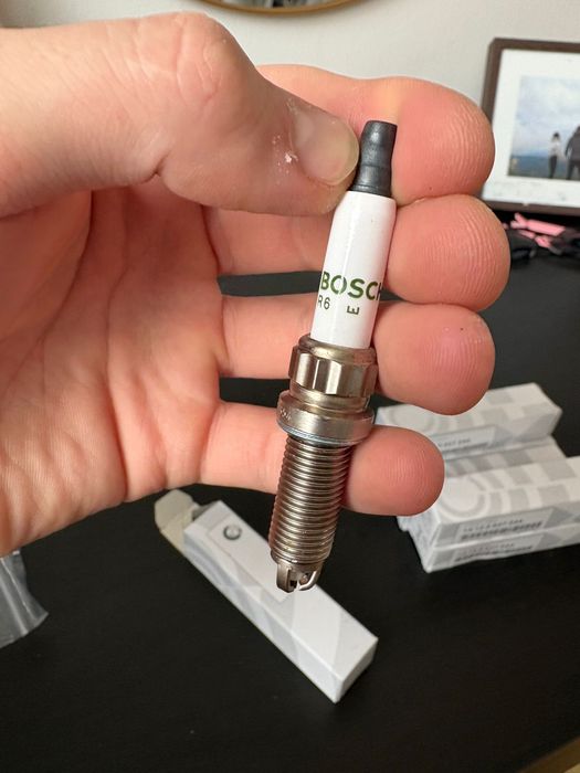нові оригінальні свічки запалювання Bosch / BMW