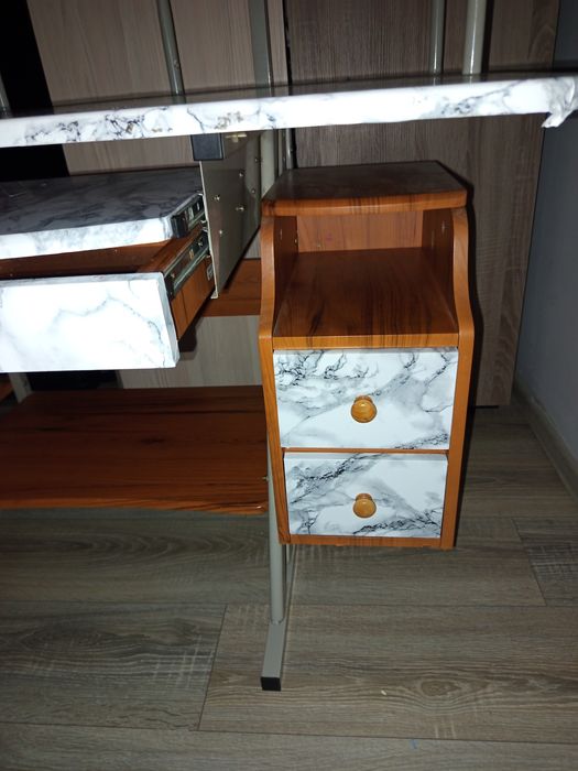 Комп'ютерний стів,продам терміново стан хороший всі деталі по телефону