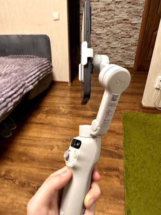 Стабілізатор для смартфону DJI OSMO MOBILE 7