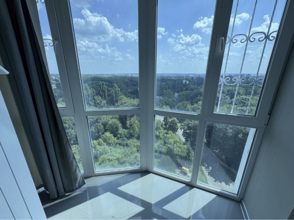 Дворівнева квартира 230 кв.м. Одна на поверху. Панорама парку Софіївка