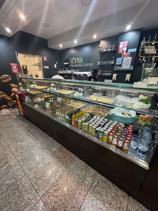 Trespassa-se cafetaria em pleno funcionamento