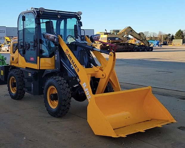 ładowarka kołowa 2350kg ładowność 1000kg 40kW NOWA