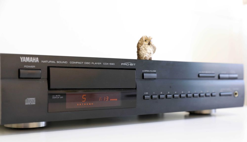 Yamaha CDX-590 Compact Disc Player