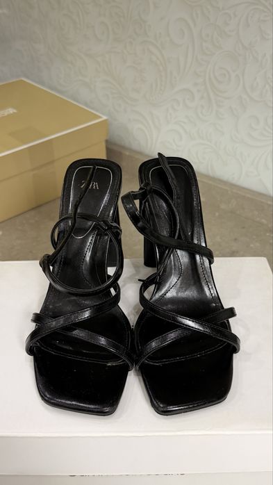 Туфли Zara,состяние хорошее