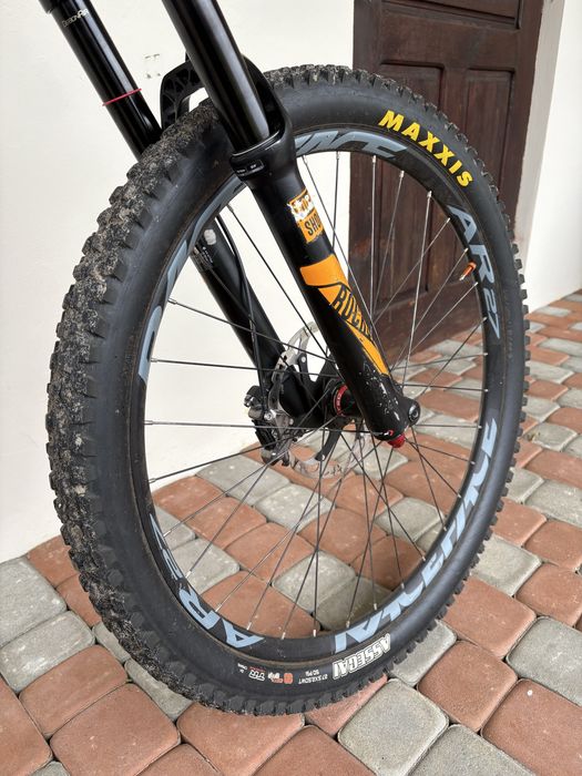 Santa Cruz Bronson C karbon M 27,5”