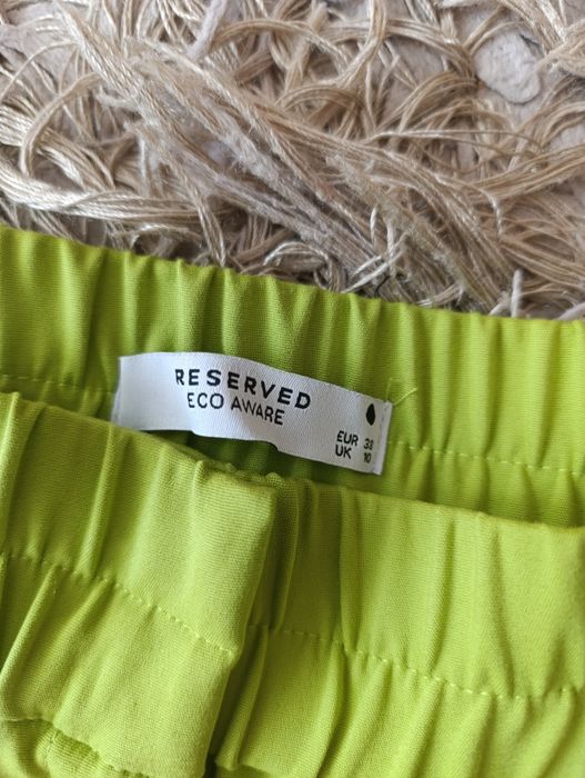 Cygaretki spodnie proste reserved limonkowe garniturowe  limonka M