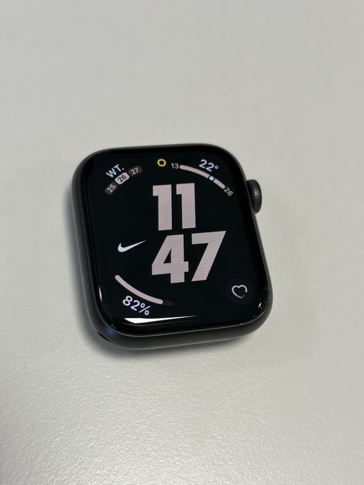 Apple Watch SE Nike GPS + Cellular 44mm Space Gray