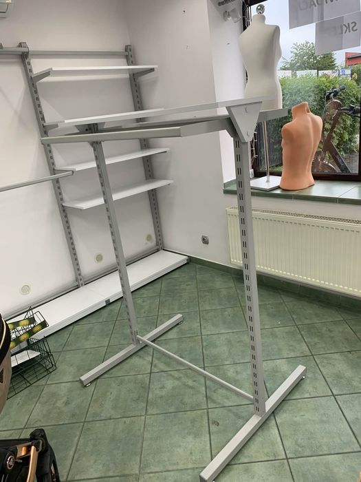 regał na ubrania stojak