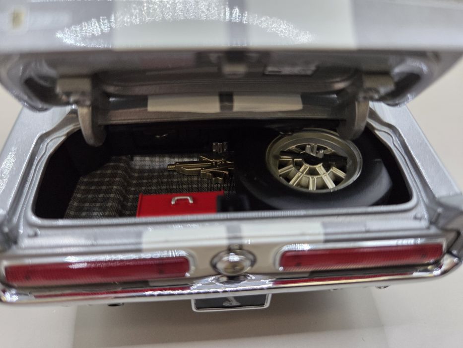 Ford mustang shelby 1:18 exact detail  1967 gt350