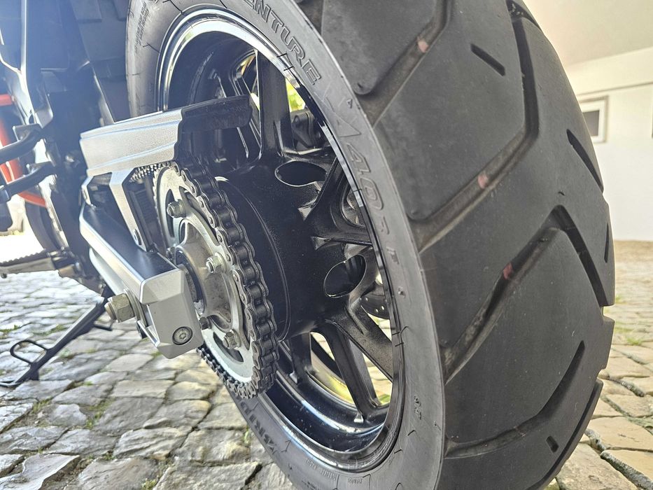 Suzuki DL 650 VSTROM de 2025 com 9.400 kms Garantia até 2028 Aceito Troca