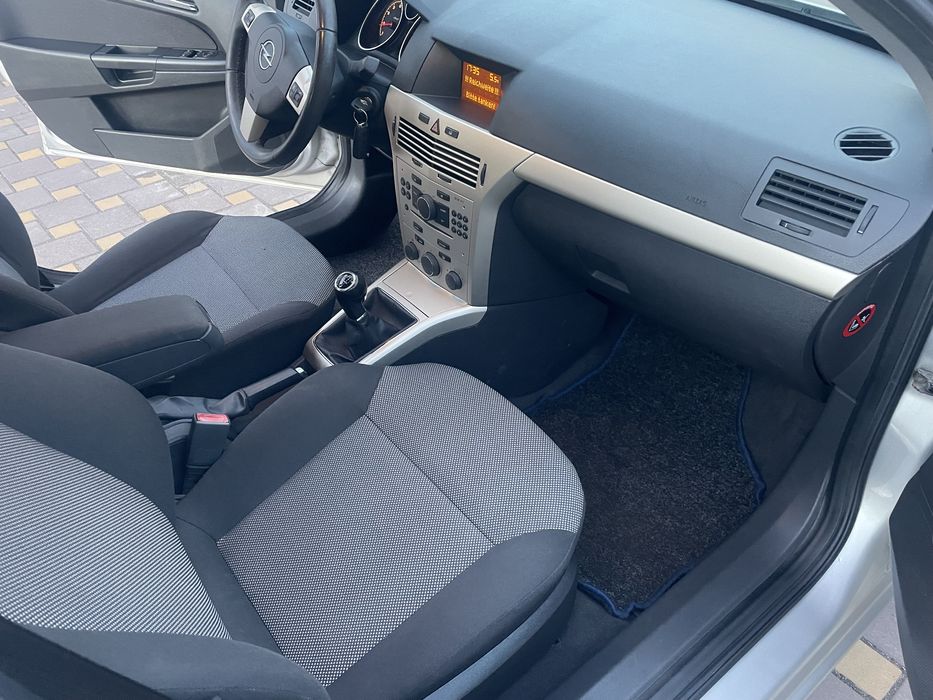 Продам опель астра H 2008