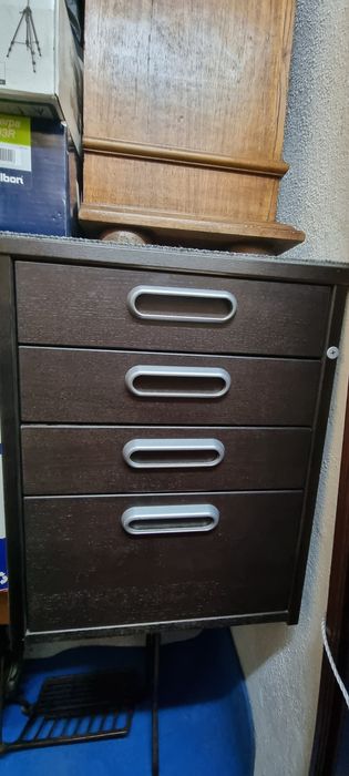 Módulo de 4 gavetas para secretária