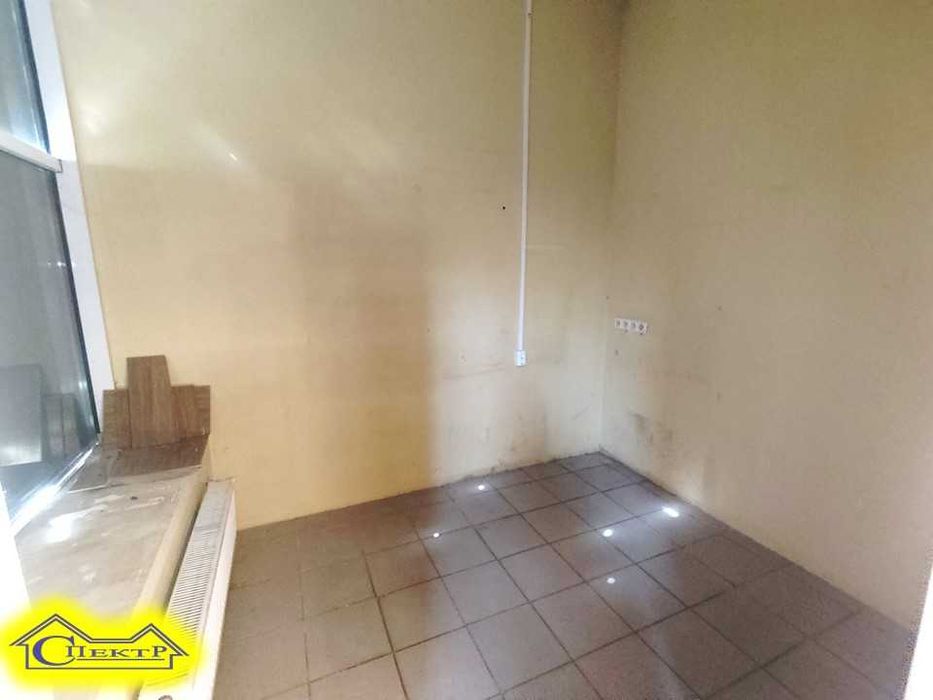 Вечірний Бульвар 230кв.м.   фасадне приміщення є паркінг