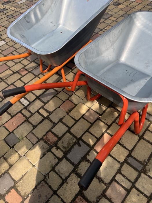 Тачка садова будівельна