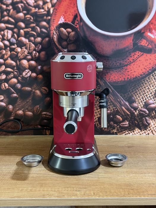 Ekspres kolbowy DELONGHI DEDICA EC 685.R gwarancja