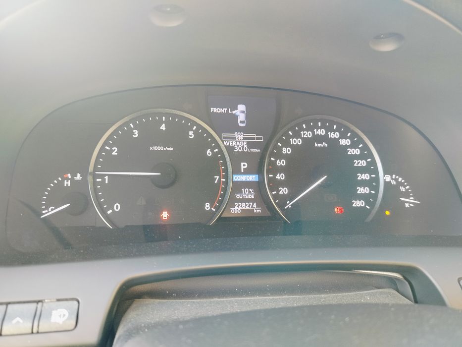 Lexus  LS460  AWD