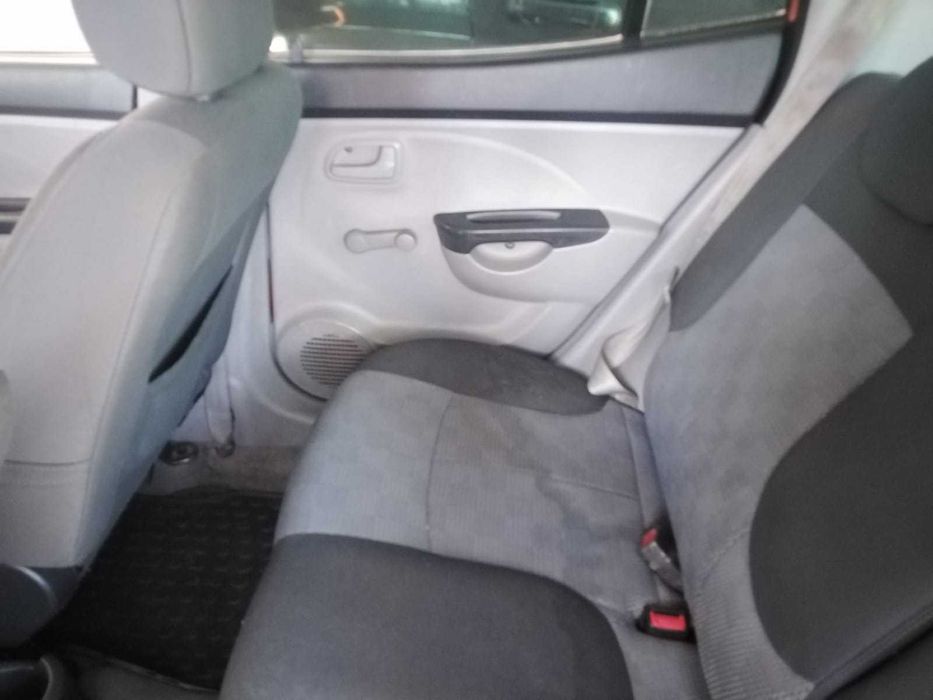 Para Peças Kia Picanto 1.0 de 2004 e boa mecânica
